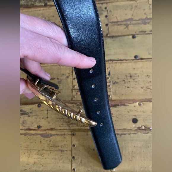 VINTAGE R&R BLACK LEATHER BELT GOLD HARDWARE BUCKLE LEATHER BELT S - Picture 11 of 16